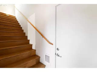 Photo #3: 21517717 Listing