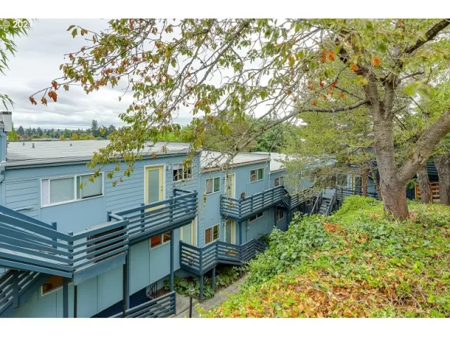 MLS: 21517784 Condo For Sale