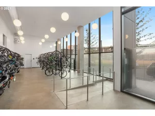 Photo #6: 21517926 Listing