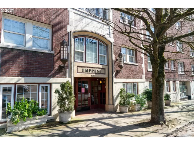 MLS: 21518047 Condo For Sale