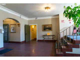 Photo #4: 21518047 Listing
