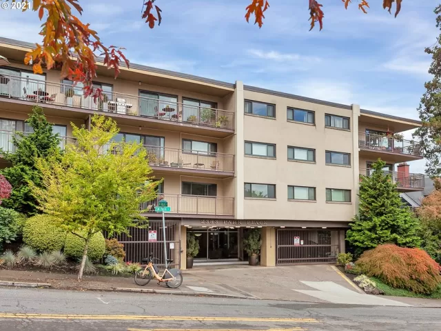 MLS: 21518844 Condo For Sale