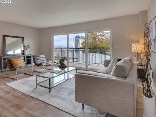 Photo #2: 21518844 Listing