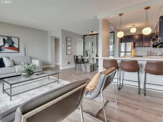 Photo #4: 21518844 Listing