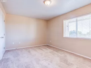 Photo #5: 21519429 Listing