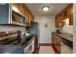 Photo #6: 21519648 Listing