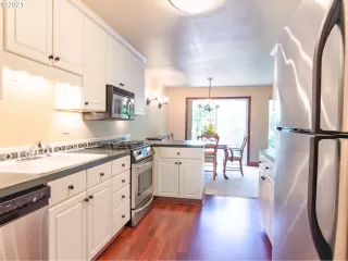 Photo #6: 21519787 Listing