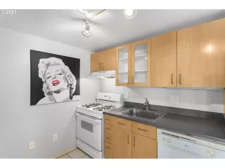 Photo #5: 21520551 Listing 