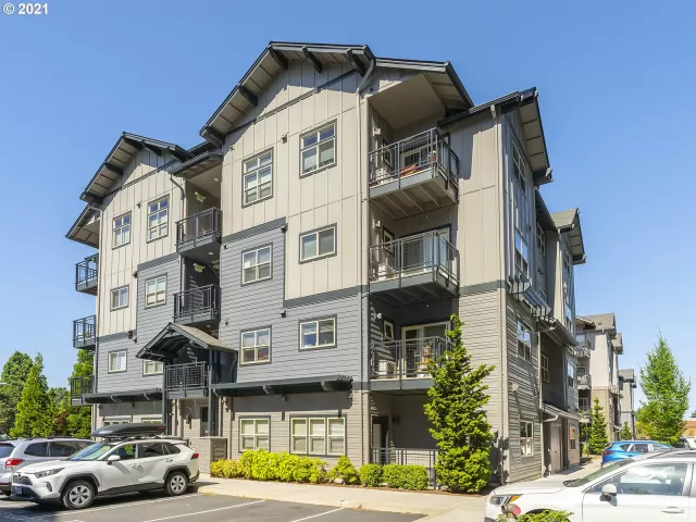 MLS: 21520792 Condo For Sale