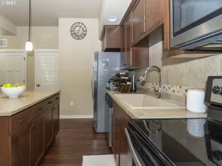 Photo #6: 21520792 Listing