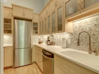 Photo #2: 21520831 Listing