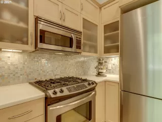 Photo #3: 21520831 Listing