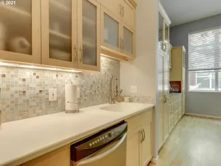 Photo #4: 21520831 Listing