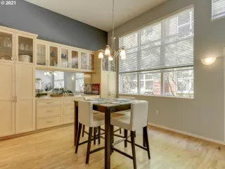 Photo #5: 21520831 Listing