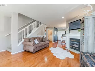 Photo #4: 21521270 Listing