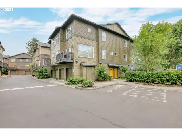 MLS: 21521271 Condo For Sale