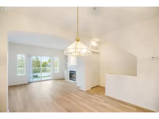 Photo #5: 21521696 Listing