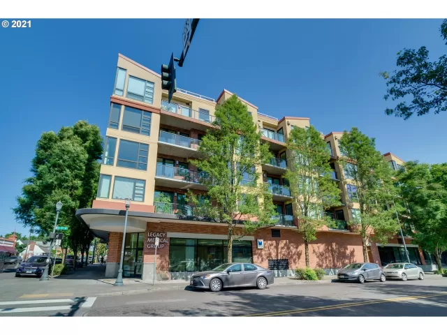 MLS: 21522056 Condo For Sale