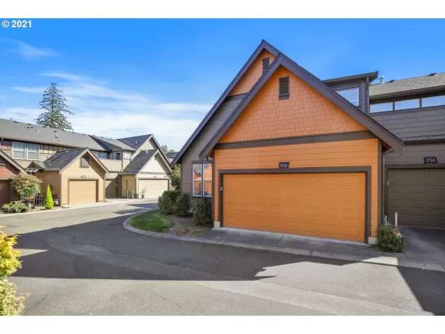 MLS: 21522411 Condo For Sale