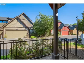 Photo #5: 21522411 Listing