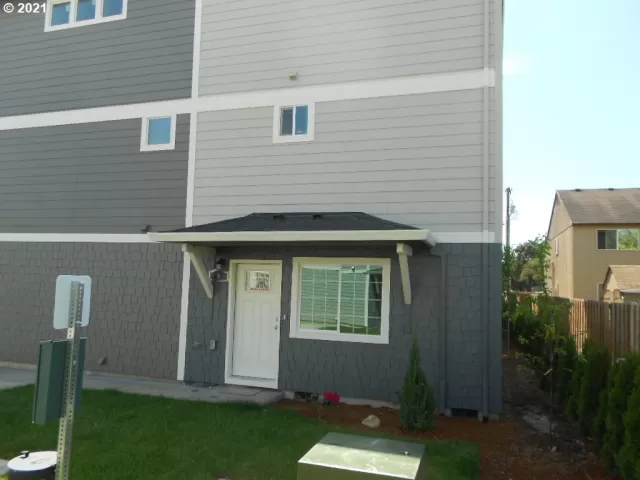 MLS: 21523705 Condo For Sale