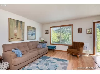 Photo #4: 21523851 Listing