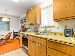 Photo #5: 21524036 Listing