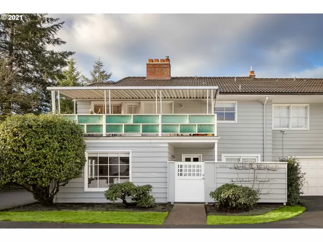 MLS: 21524406 Condo For Sale