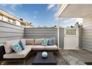 Photo #4: 21524406 Listing