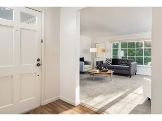 Photo #6: 21524406 Listing