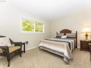 Photo #5: 21524686 Listing