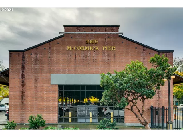 MLS: 21524714 Condo For Sale