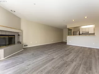 Photo #2: 21524765 Listing