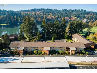 Photo #5: 21525872 Listing