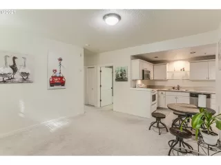 Photo #2: 21526199 Listing 