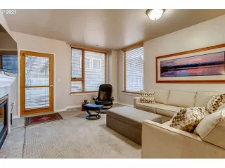 Photo #6: 21526899 Listing