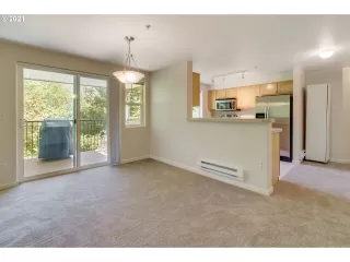 Photo #4: 21528042 Listing