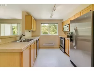 Photo #5: 21528042 Listing