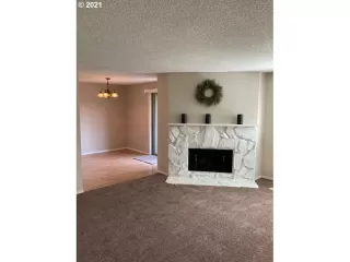 Photo #4: 21528283 Listing