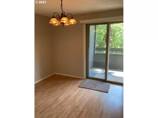 Photo #5: 21528283 Listing