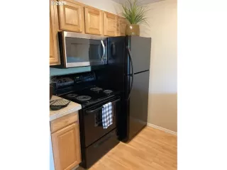 Photo #6: 21528283 Listing