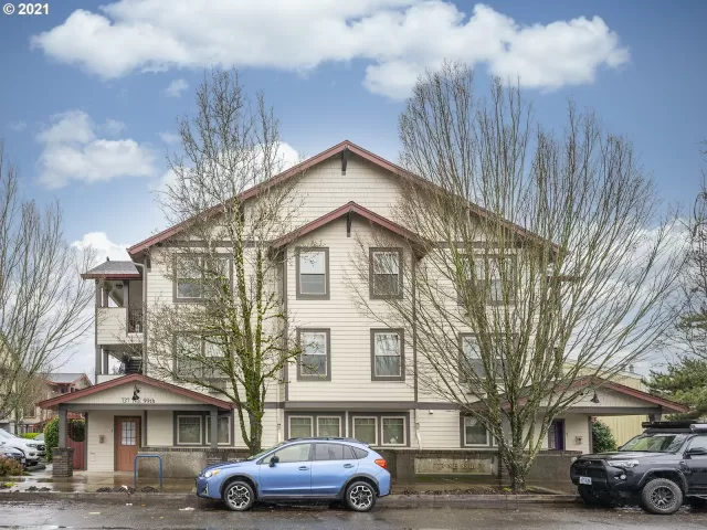 MLS: 21528626 Condo For Sale