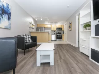 Photo #2: 21528626 Listing