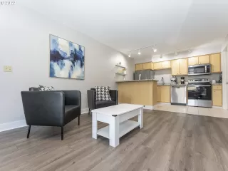 Photo #3: 21528626 Listing