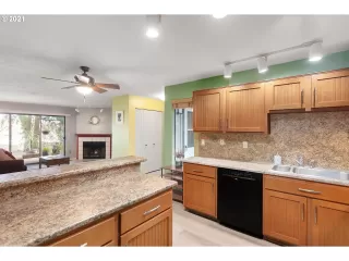 Photo #3: 21529198 Listing