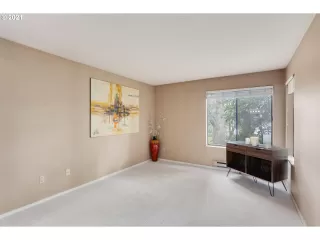 Photo #4: 21529198 Listing