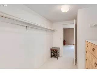 Photo #6: 21529198 Listing