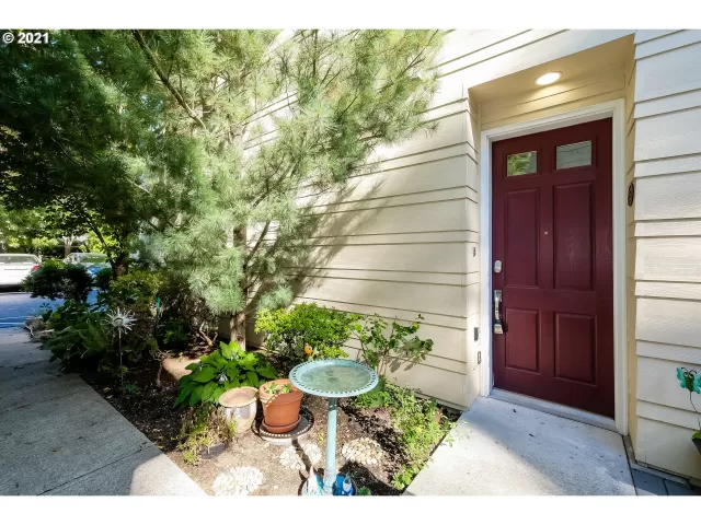 MLS: 21529931 Condo For Sale