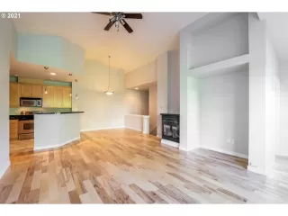 Photo #6: 21529931 Listing