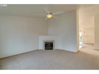 Photo #4: 21530316 Listing